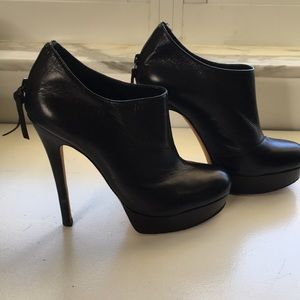 House of Harlow black leather booties USED! Great booties!